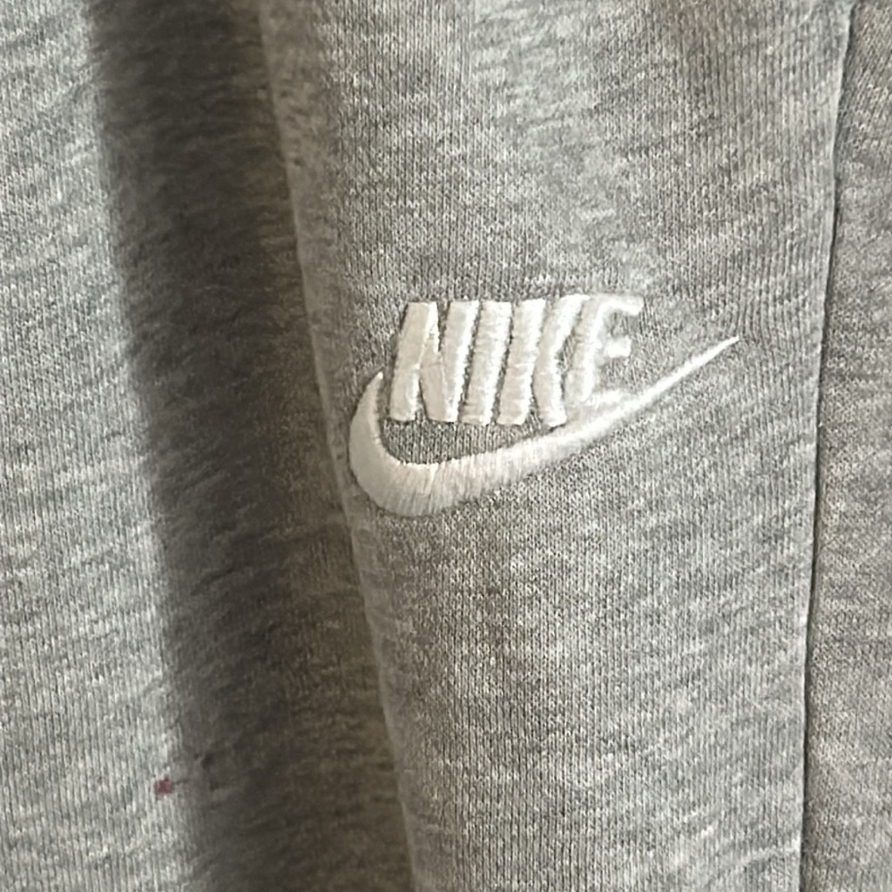 Nike Women’s Gray Sportswear Essential Fleece Lounge Athletic Sweatpants - Picture 3 of 9